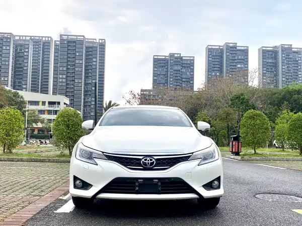 Toyota Reiz 2016