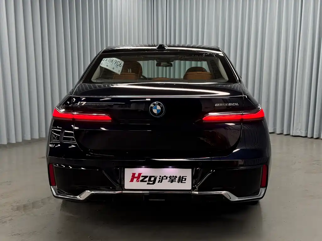 BMW i7 2023 — фото 8
