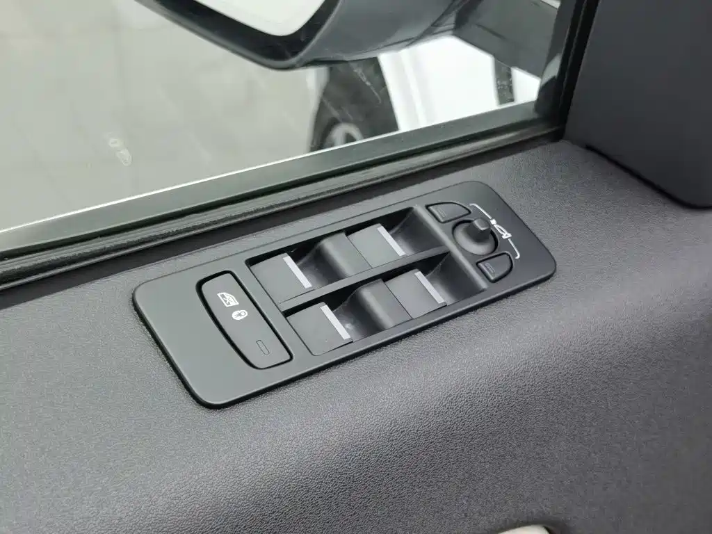 Land Rover Discovery Sport 2020 — фото 9