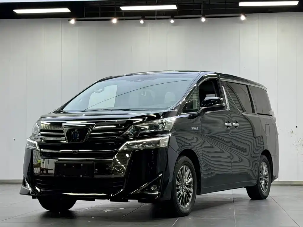 Toyota Vellfire 2024 — фото 1