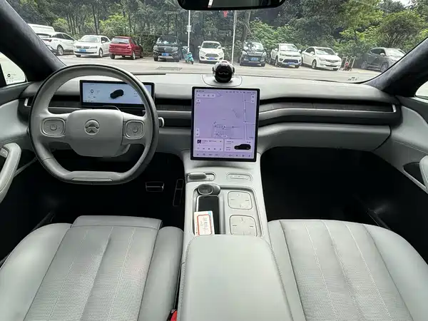 NIO ES8 2023