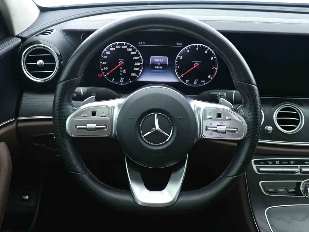 Mercedes-Benz E-Class 2019 — фото 9