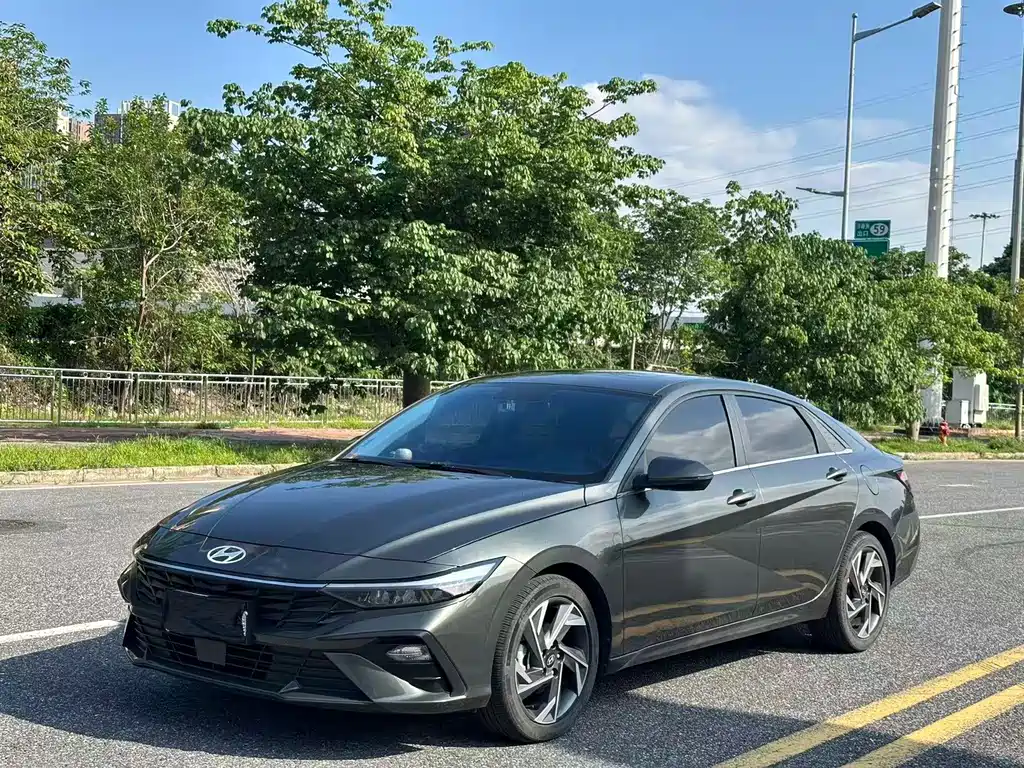 Hyundai Elantra 2024