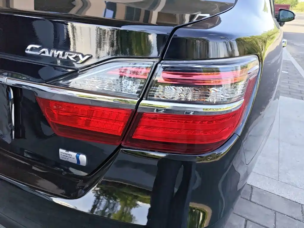 Toyota Camry 2015 — фото 8