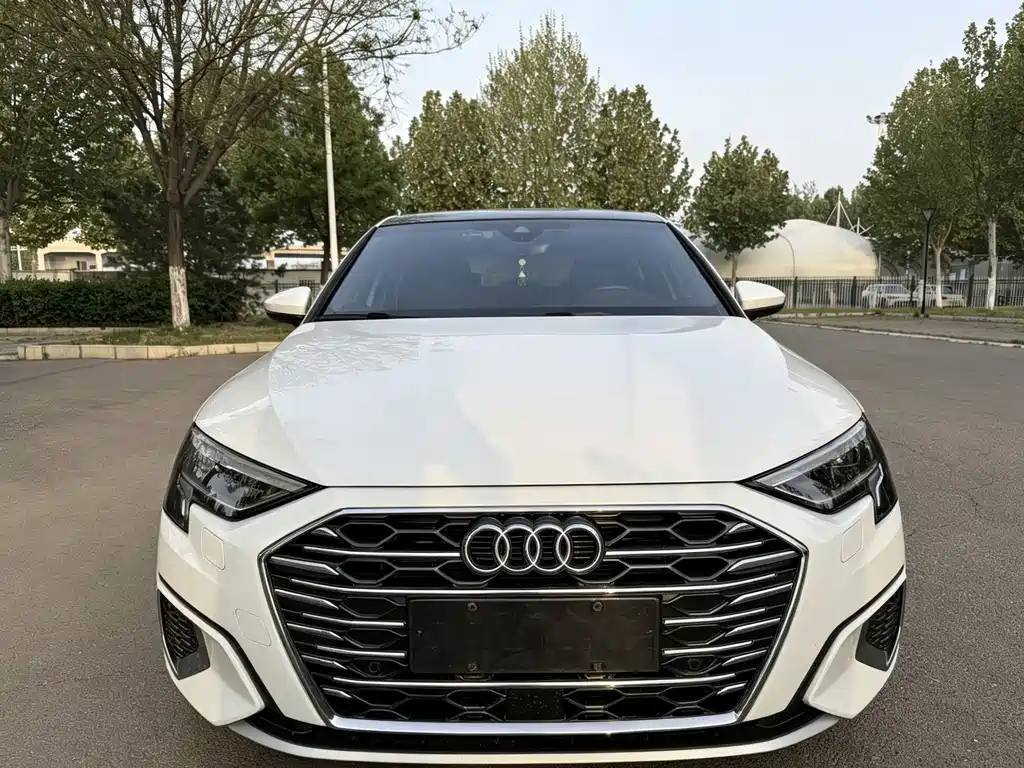 Audi A3 2023 — фото 1