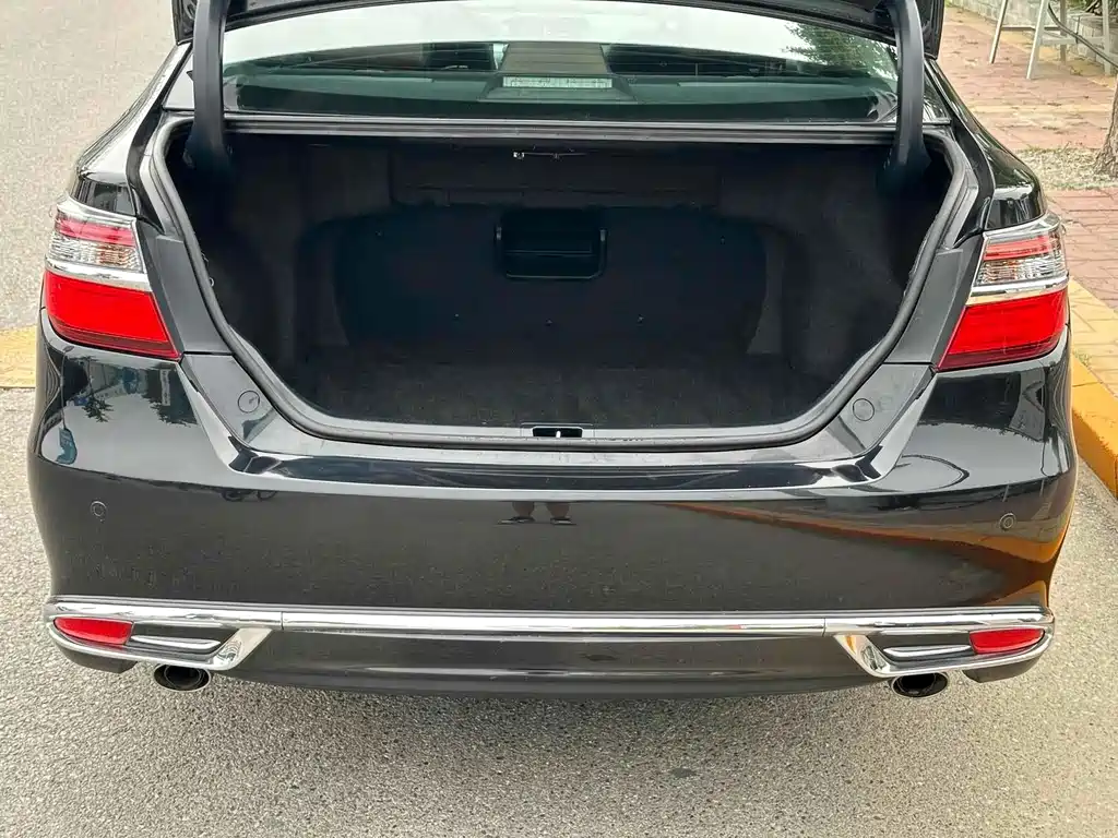 Toyota Camry 2017 — фото 14