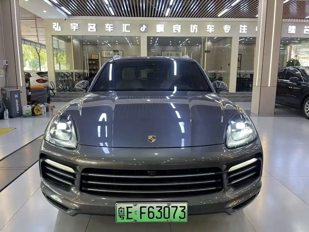 Porsche Cayenne Hybrid 2019 — фото 1