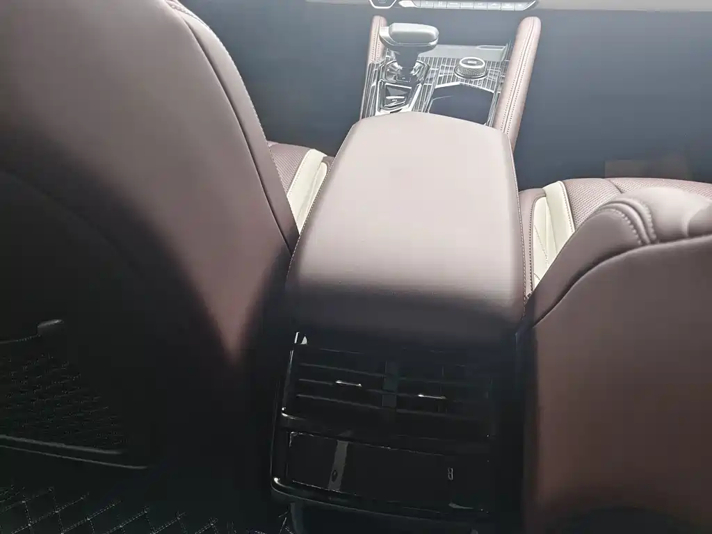 Geely Xingyue L 2023 — фото 11