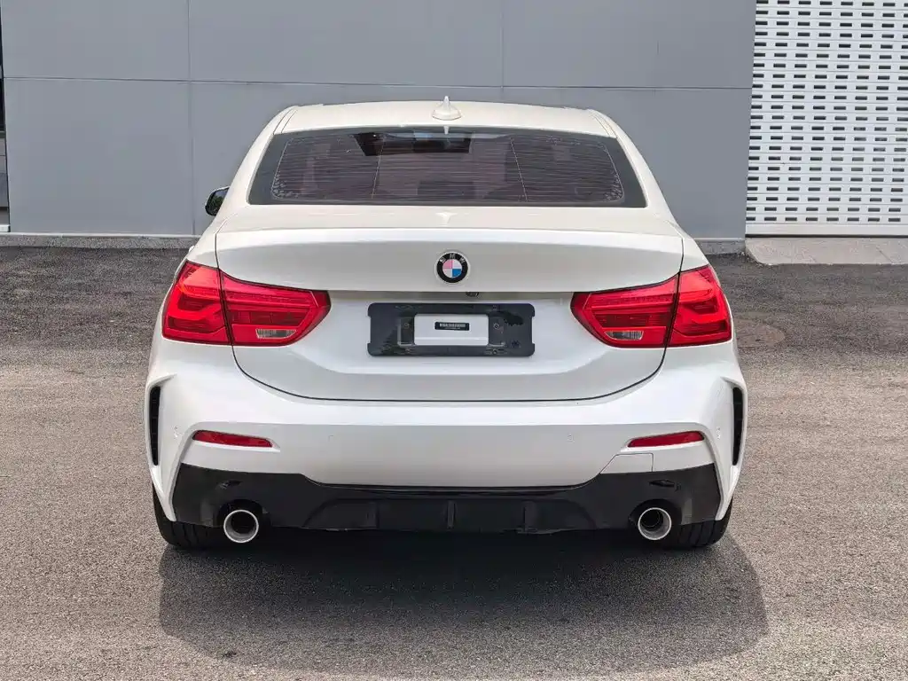 BMW 1 Series 2019 — фото 9