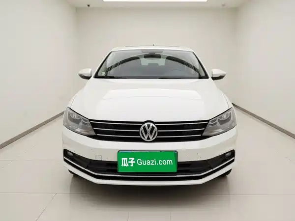 Volkswagen Sagitar 2018