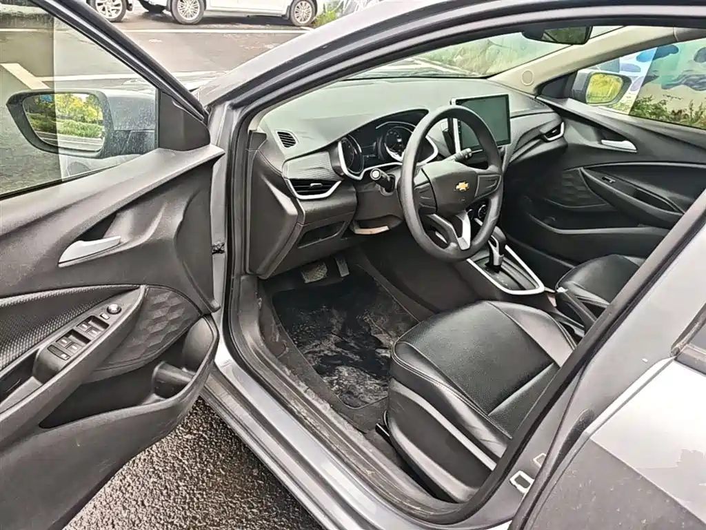 Chevrolet Cavalier 2020 — фото 16