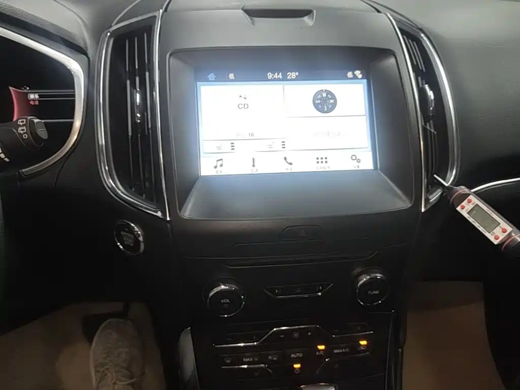 Ford Edge 2018 — фото 13