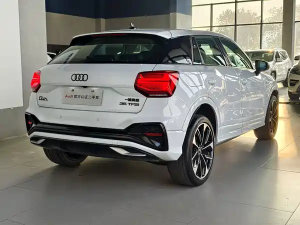 Audi Q2L 2024