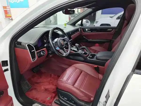Porsche Cayenne 2023