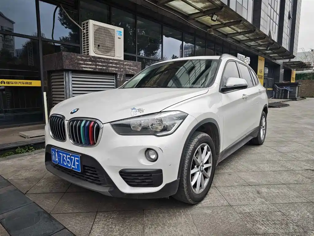 BMW X1 2019 — фото 1
