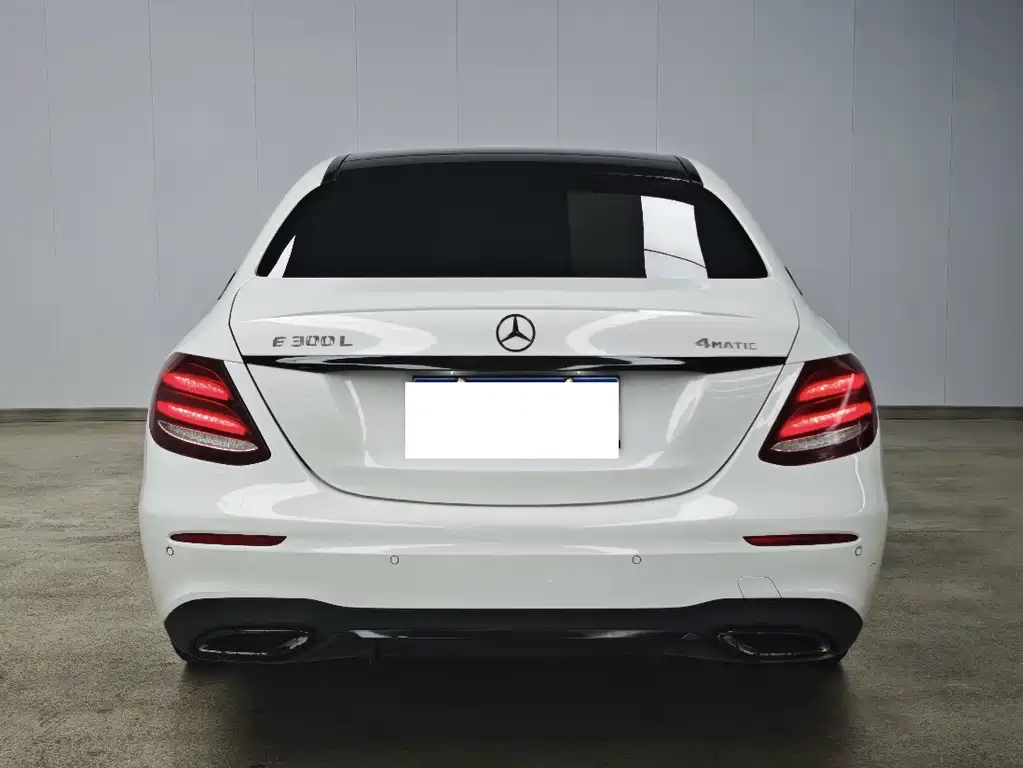 Mercedes-Benz E-Class 2018 — фото 20