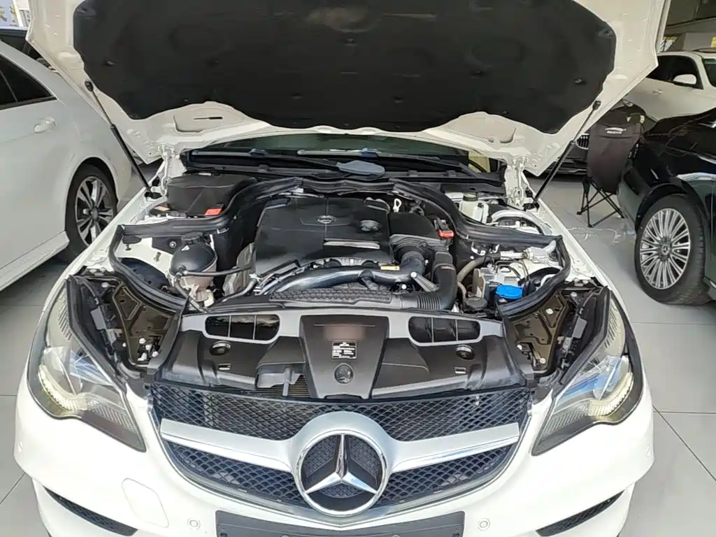 Mercedes-Benz E-Class 2014 — фото 20