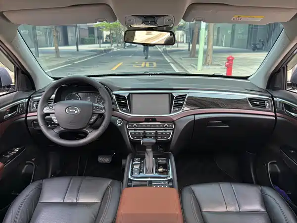 GAC Trumpchi GS8 2017