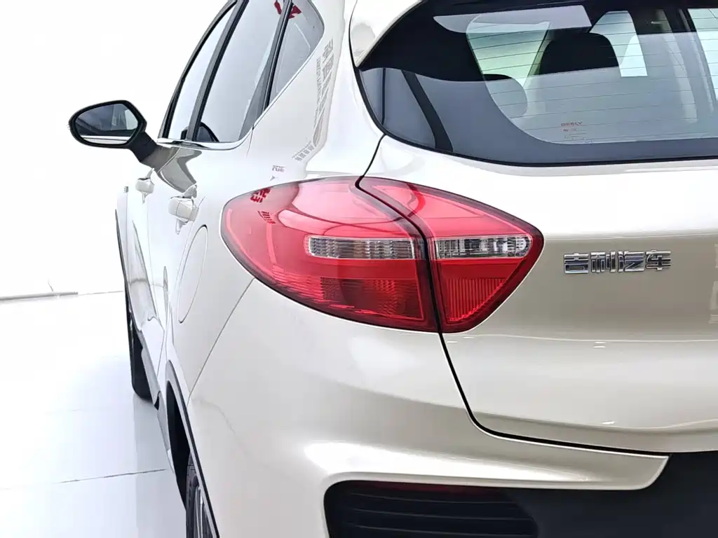 Geely Emgrand GS 2018 — фото 10