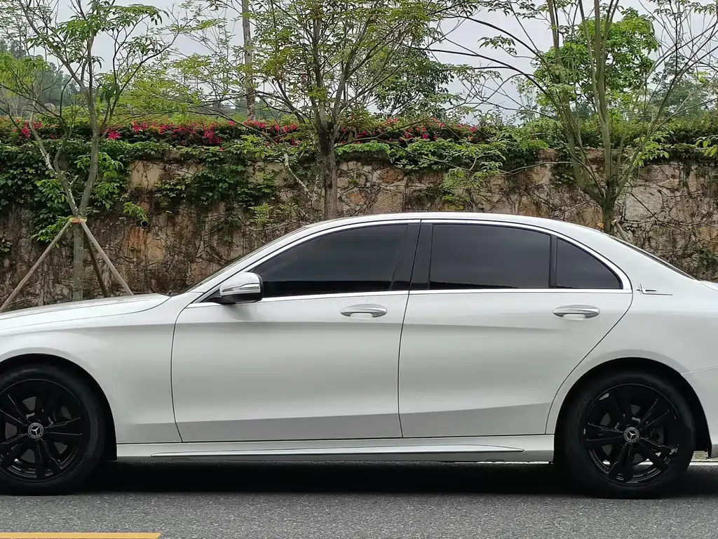 Mercedes-Benz C-Class 2020