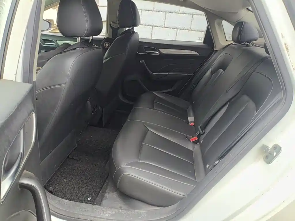 Roewe i6 New Energy 2020 — фото 13