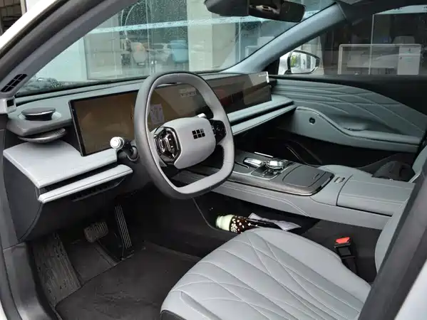 Geely Galaxy E8 2025