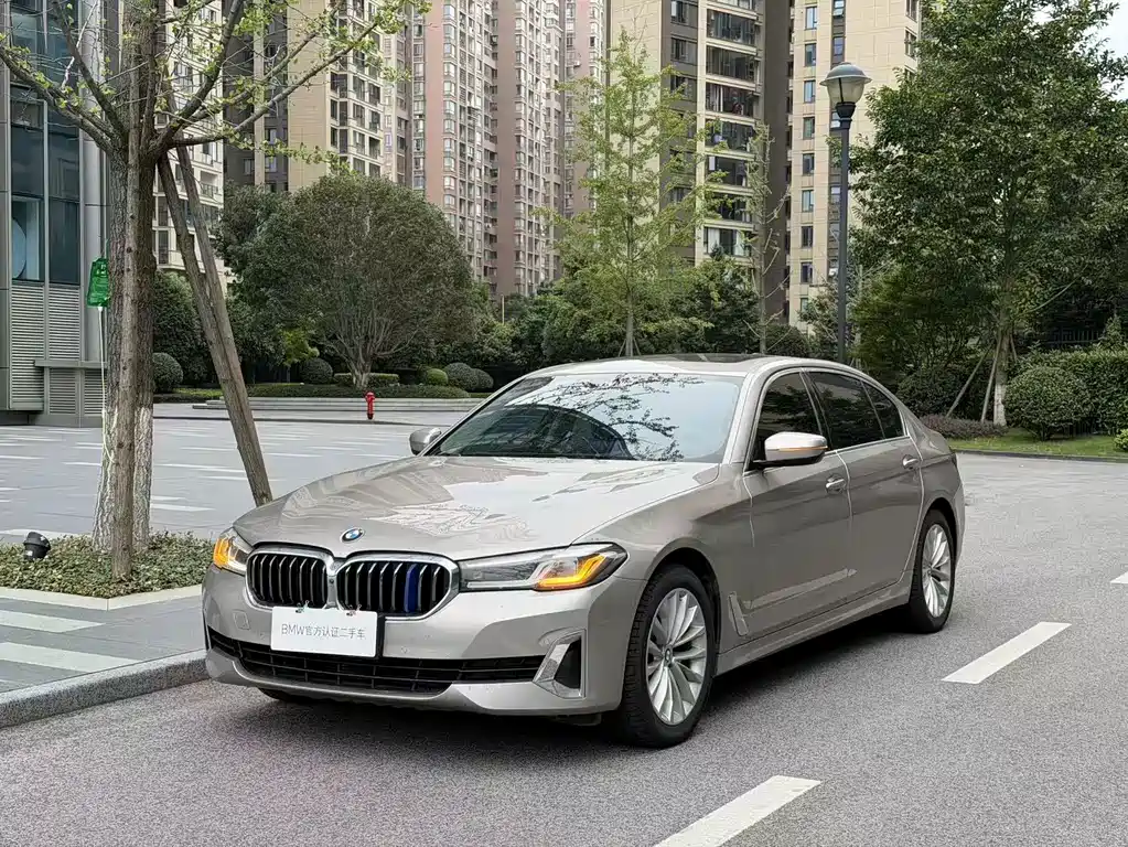 BMW 5 Series 2021 — фото 1