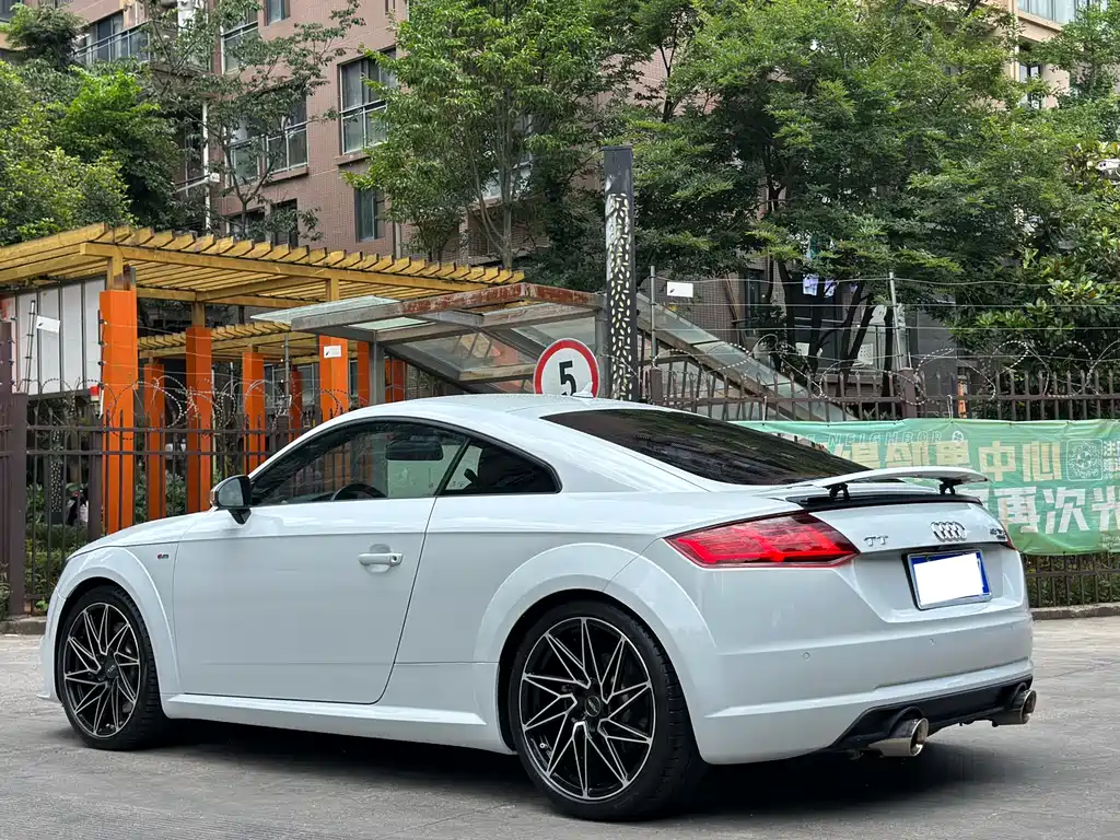 Audi TT 2016 — фото 14