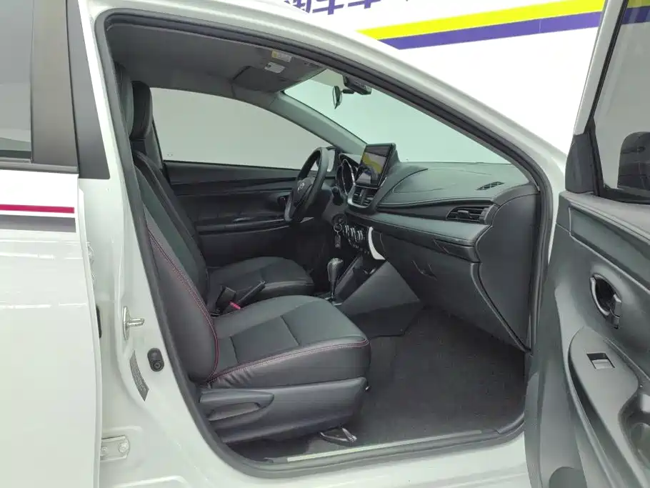 Toyota Yaris L 2021 — фото 8