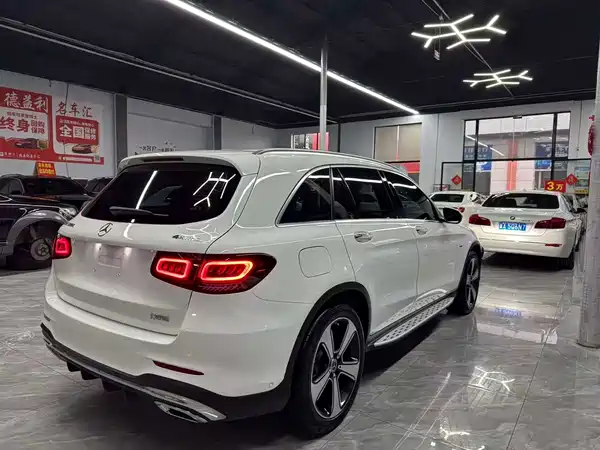 Mercedes-Benz GLC 2023