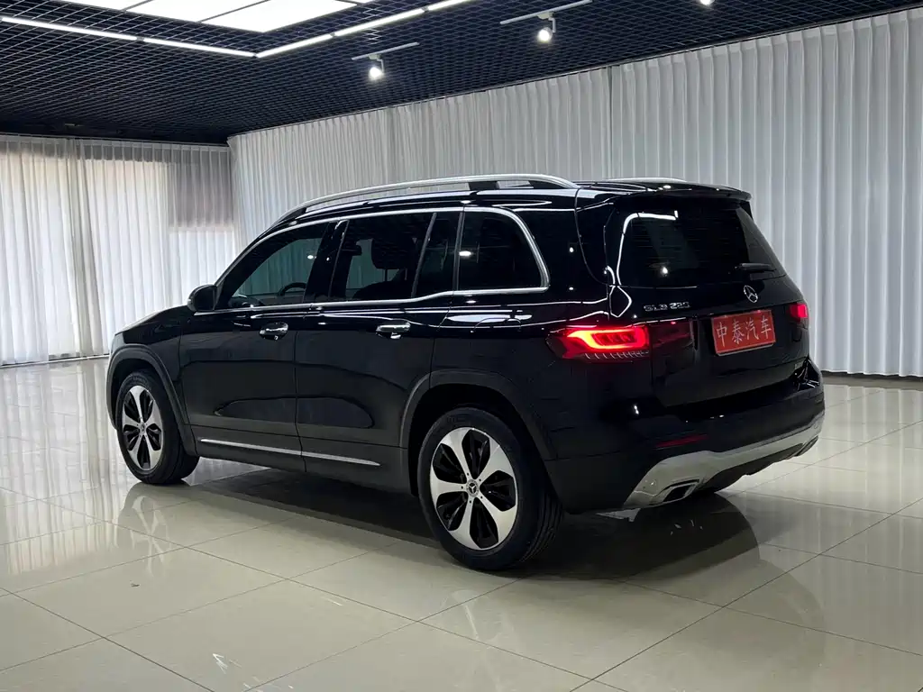 Mercedes-Benz GLB 2023 — фото 4