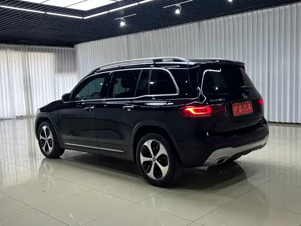 Mercedes-Benz GLB 2023