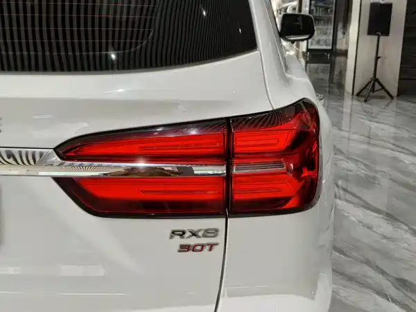 Roewe RX8 2018