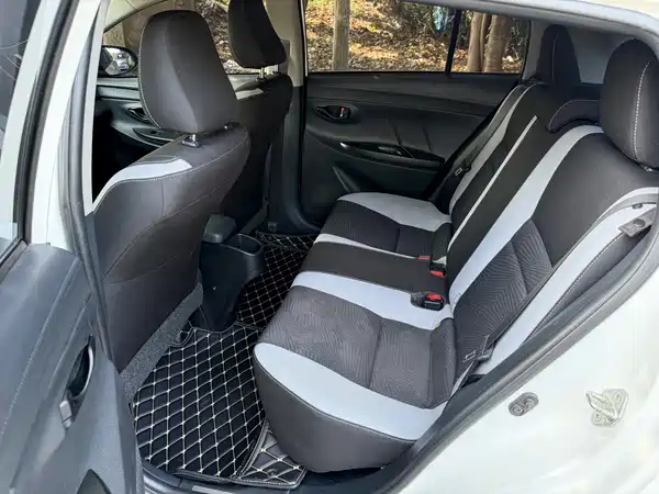 Toyota Yaris L 2021