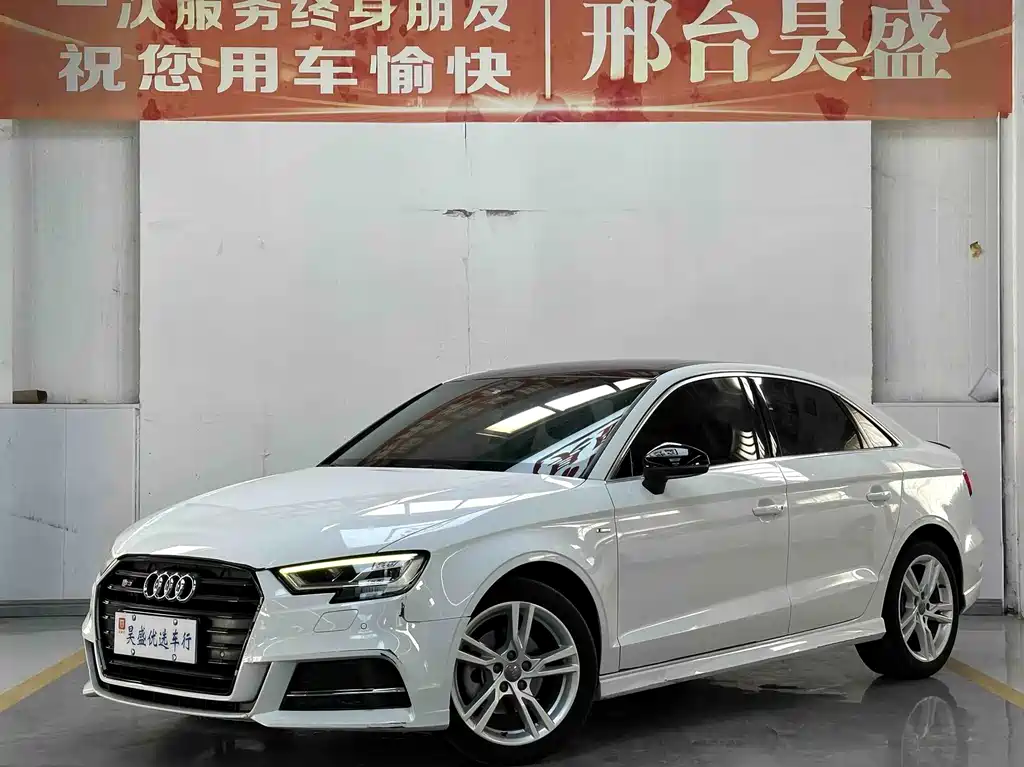Audi A3 2020 — фото 1
