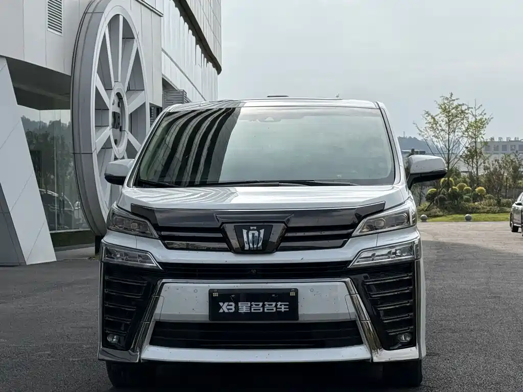 Toyota Vellfire 2023 — фото 2