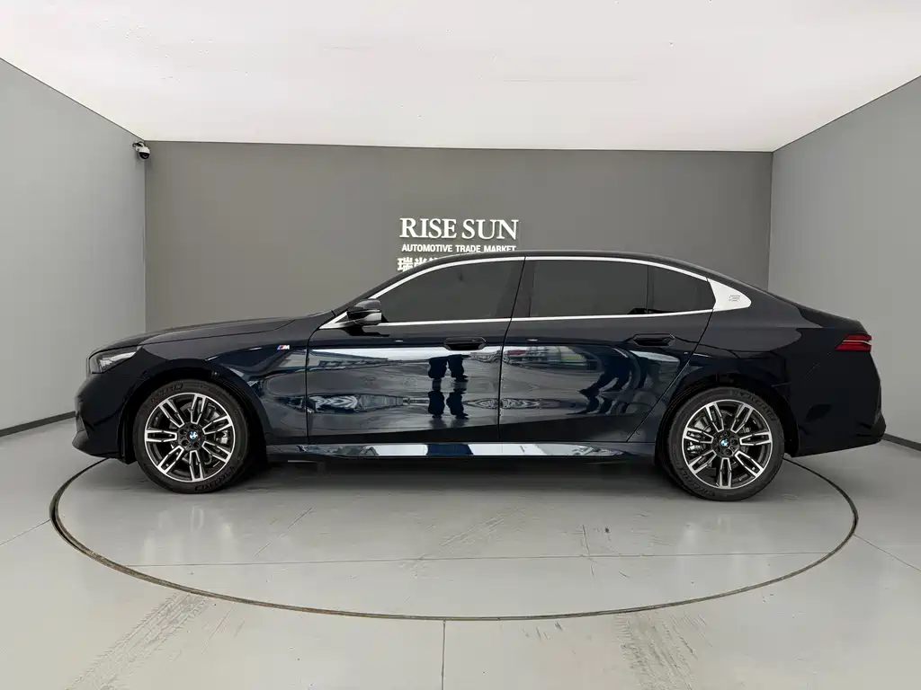 BMW 5 Series 2026