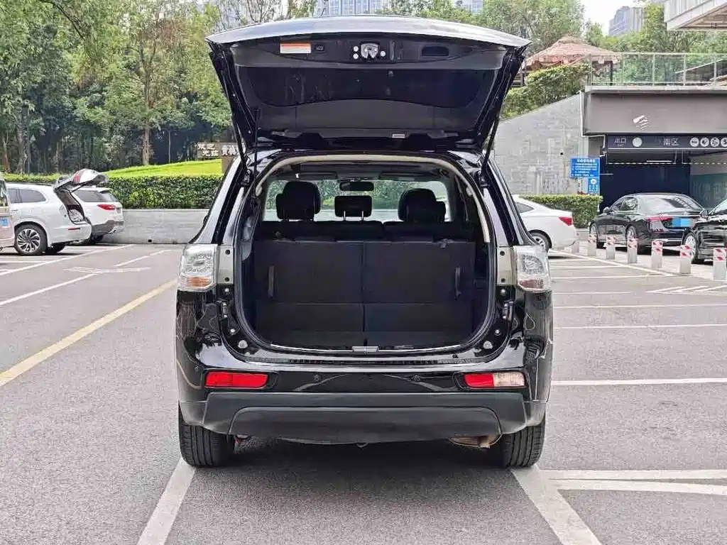 Mitsubishi Outlander 2015 — фото 27