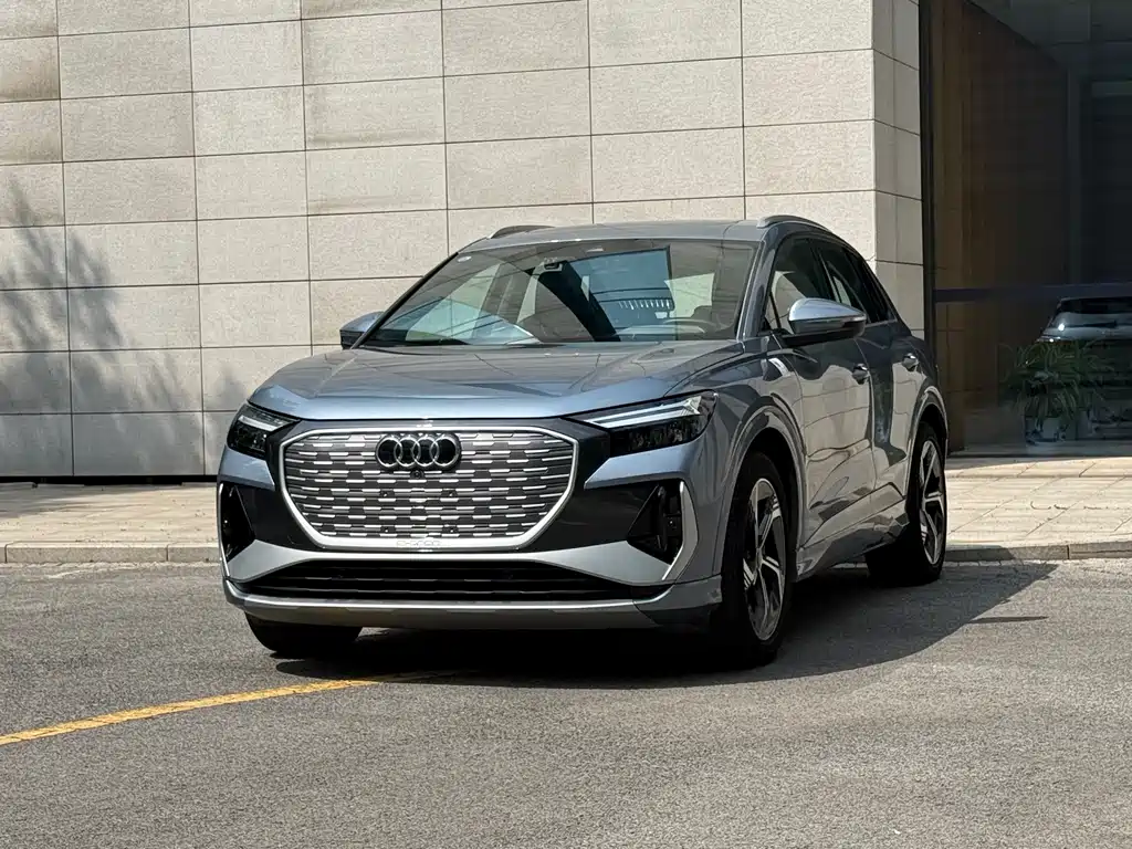 Audi Q4 E-Tron 2024 — фото 1