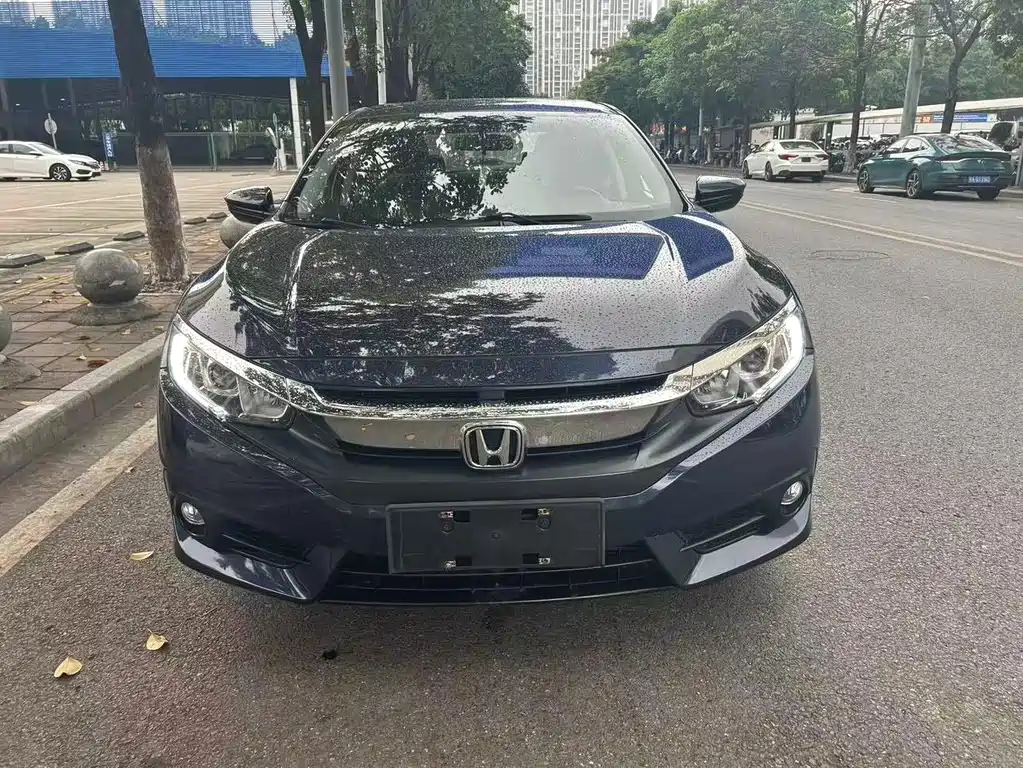 Honda Civic 2018 — фото 2