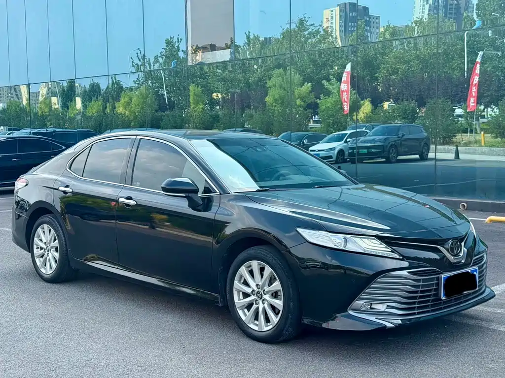 Toyota Camry 2020 — фото 3