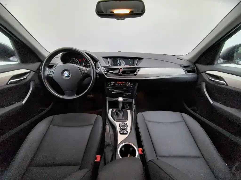 BMW X1 2014 — фото 5