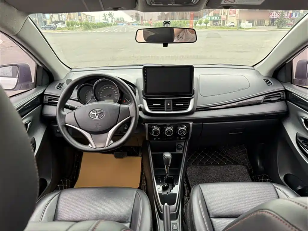 Toyota Yaris L 2021 — фото 8