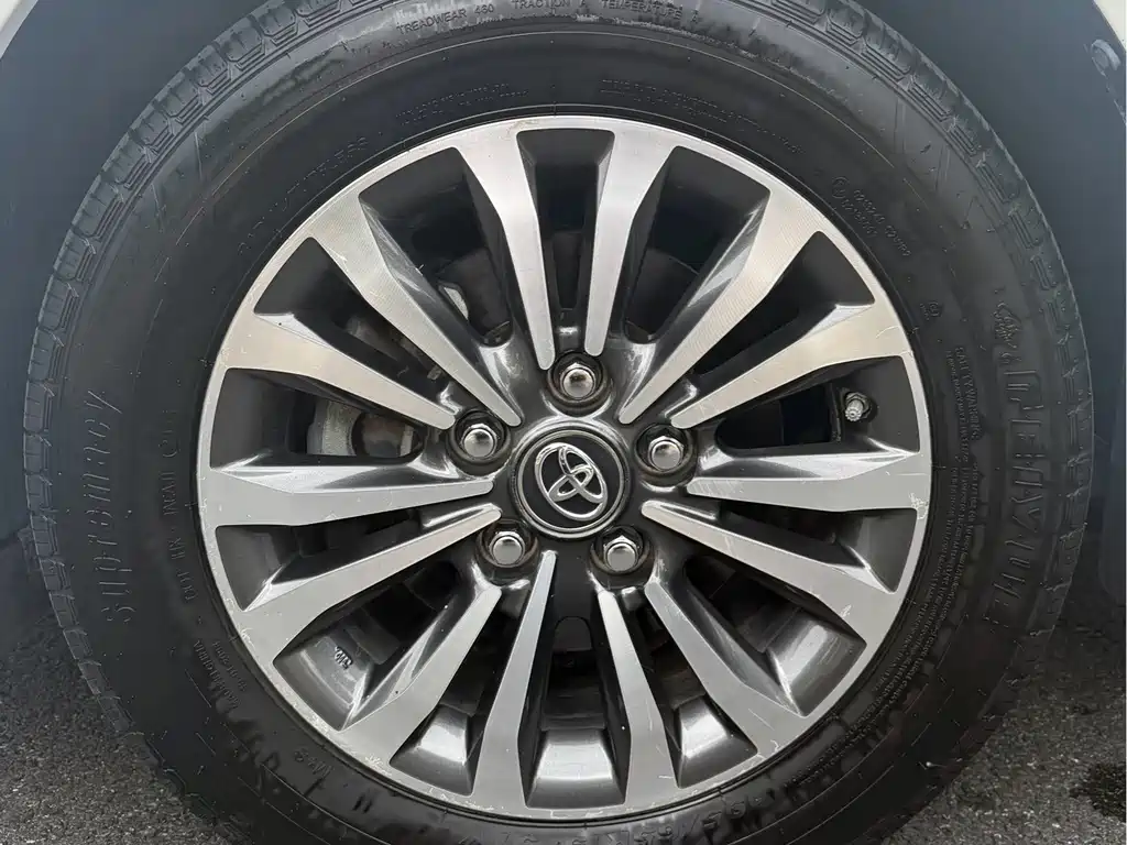 Toyota Corolla 2018 — фото 18