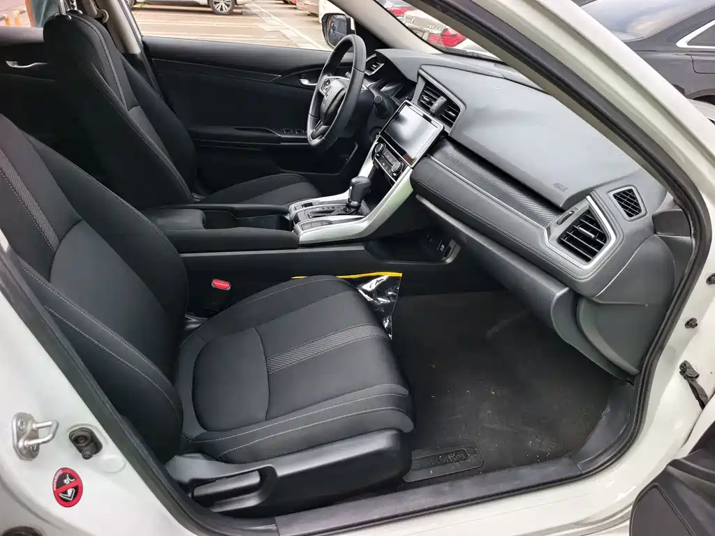 Honda Civic 2018 — фото 16