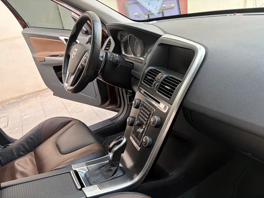 Volvo XC60 2014 — фото 22