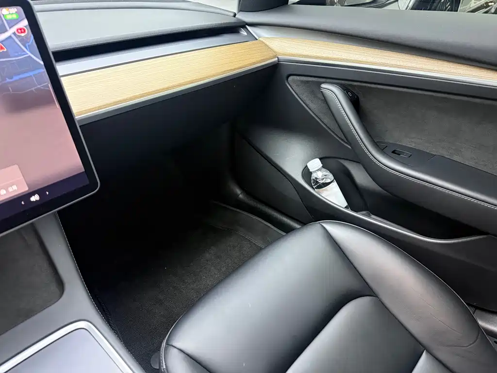 Tesla Model 3 2022 — фото 10