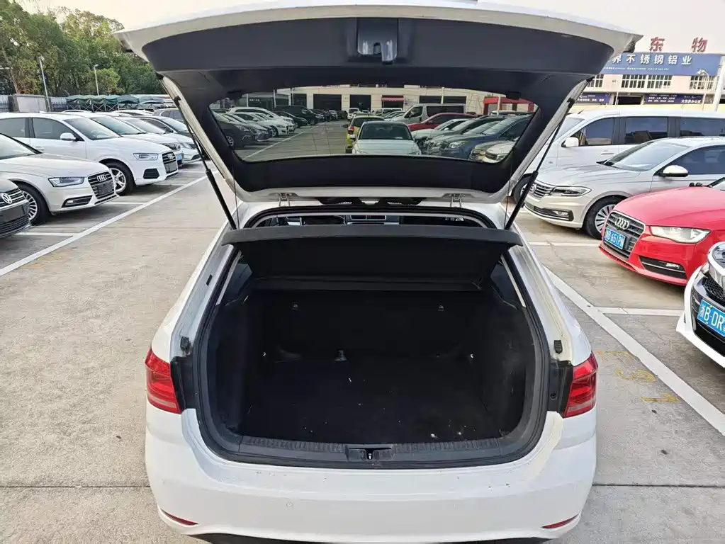 Volkswagen Gran Lavida 2017 — фото 10