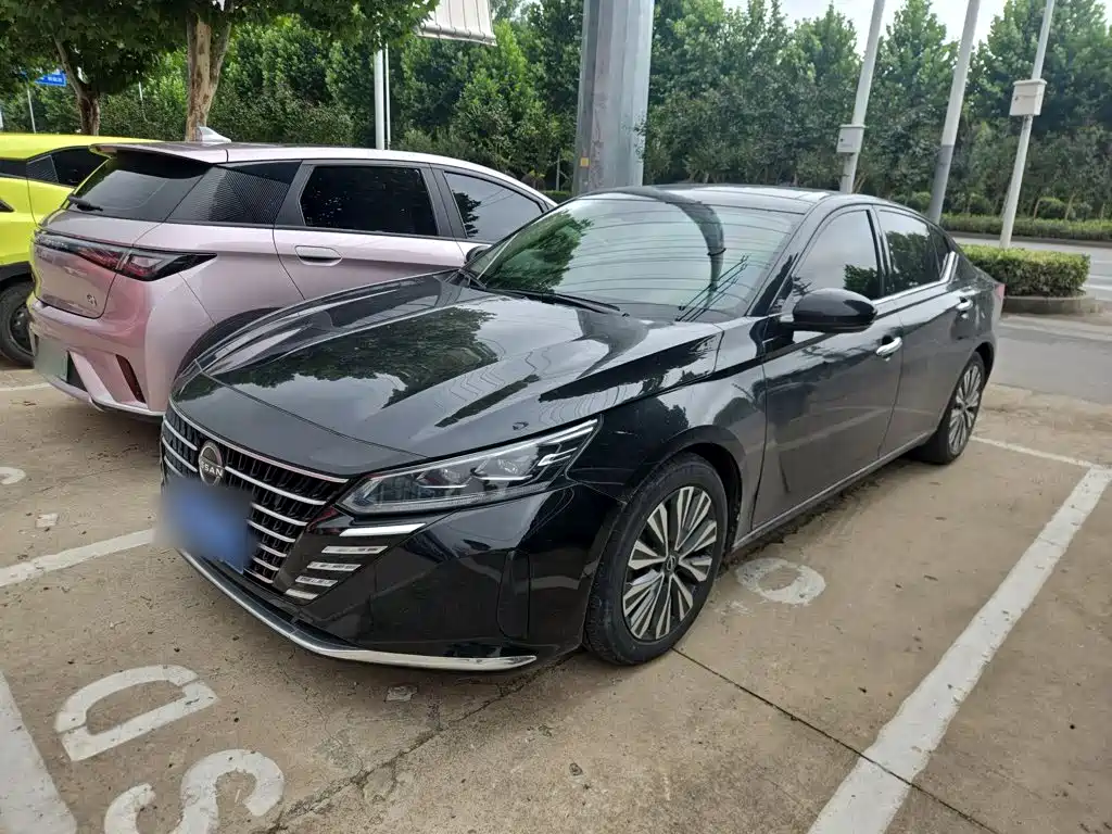 Nissan Teana 2023