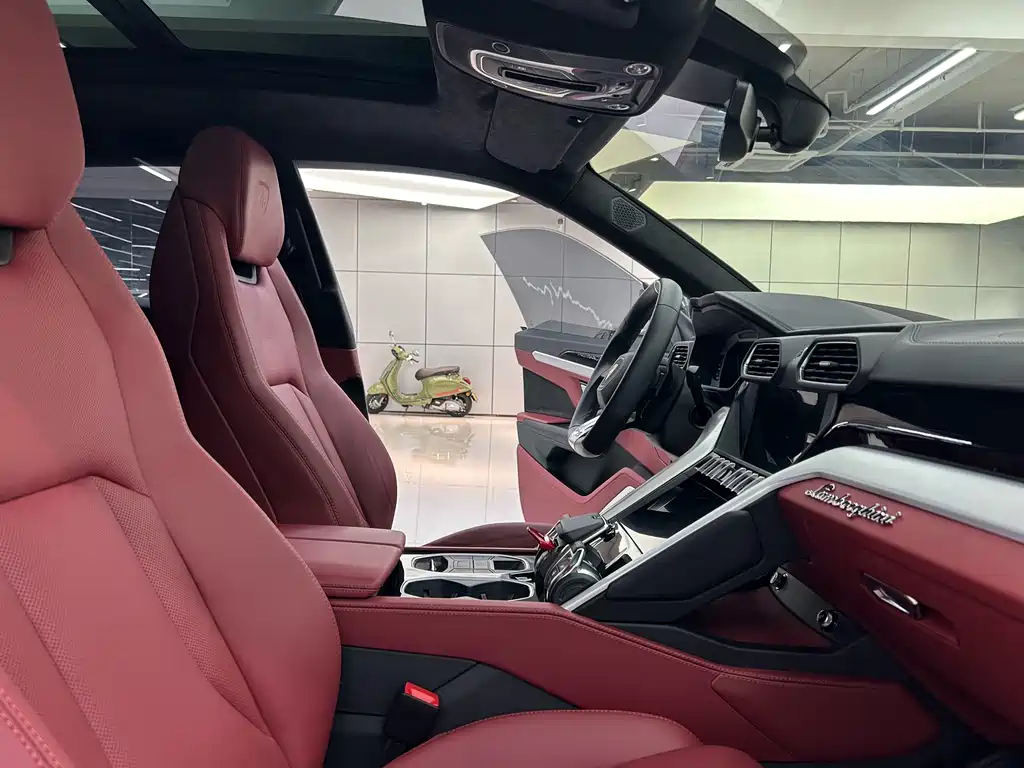 Lamborghini Urus 2019 — фото 8